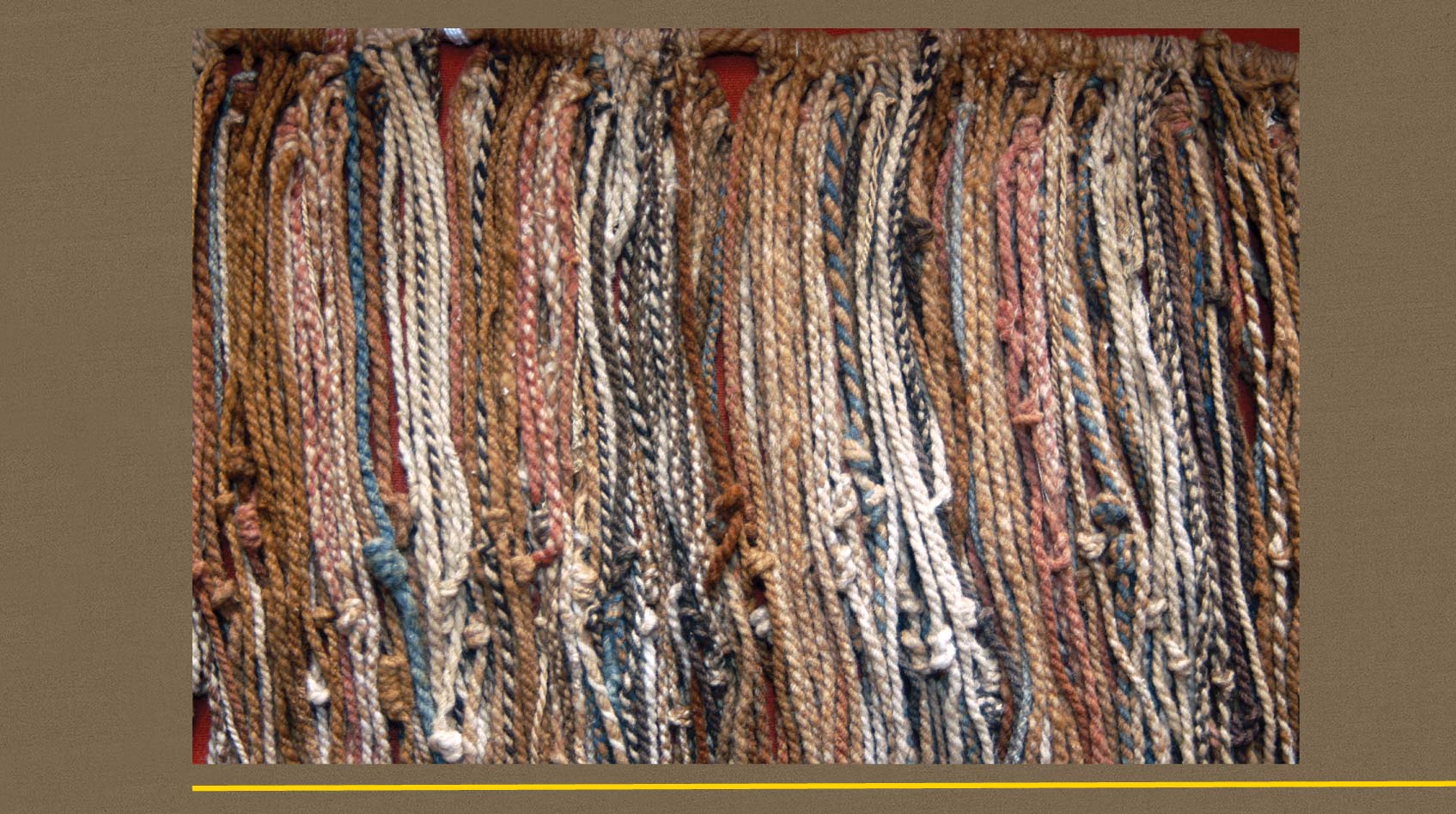 Quipu 9:  Quipu de algodón de colores. Museo de Leymebamba, Amazonas.